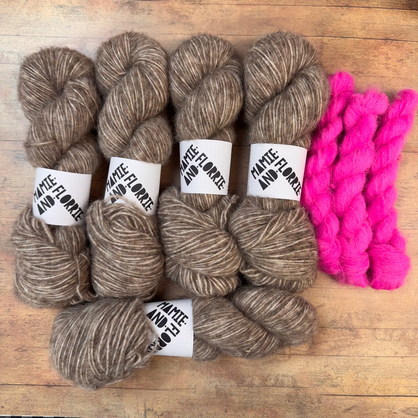 Enkel Sweater Kit - Natural Brown Baby Bounce with Oklahoma Mini - Sizes 8 - 11
