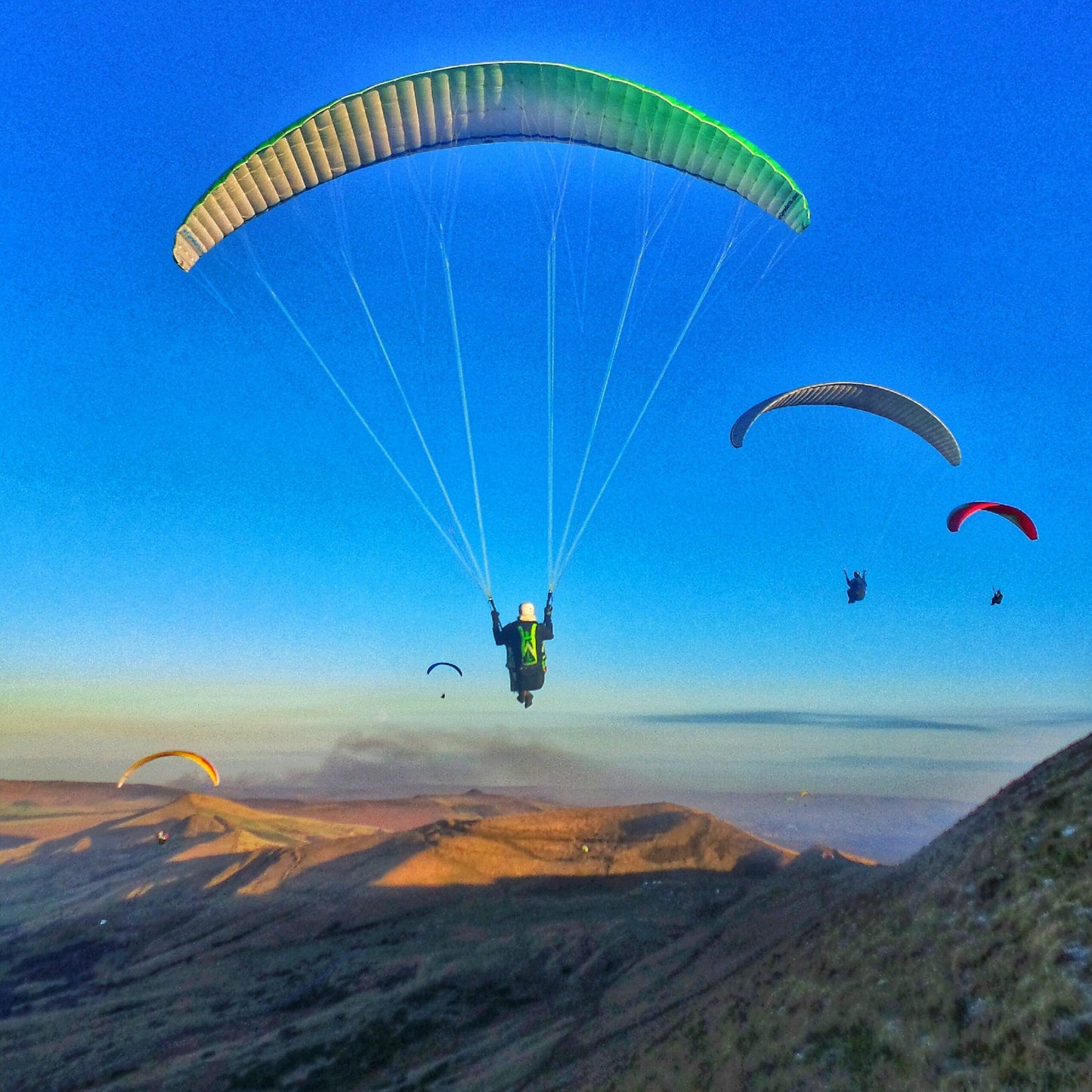 Paragliders over Mam Tor - Blue Faced Leicester DK