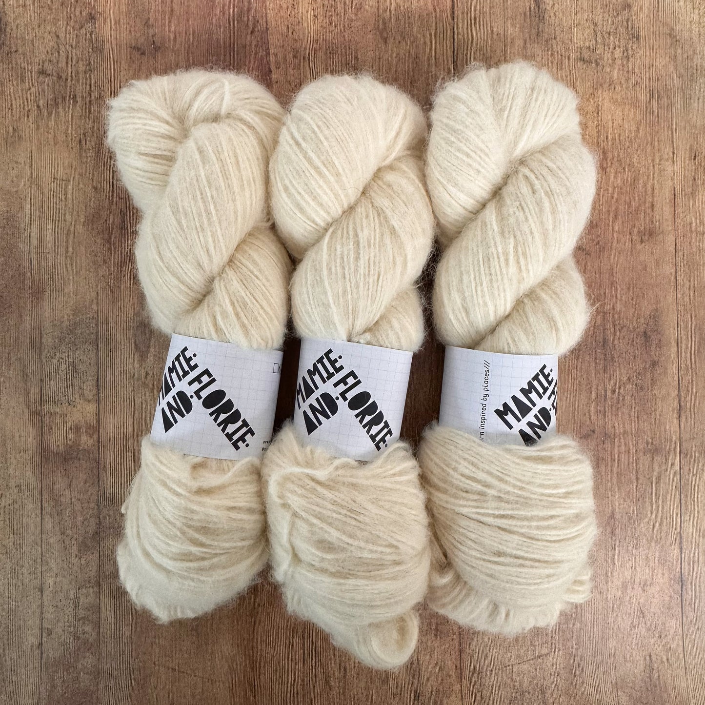 Enkel Sweater Kit - Natural Cream and Neon Mini Bundke - Sizes 1-4