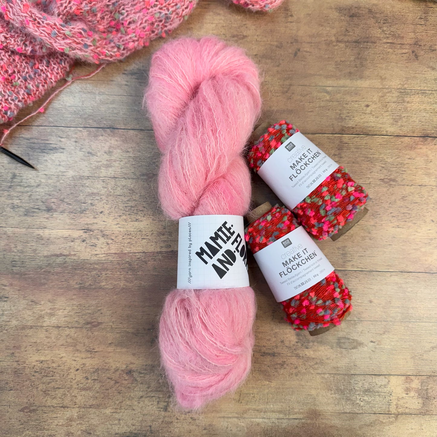 Easy Textured Bandana Kit - Vinoy Park Alpaca Fluff and Colourful Flockchen