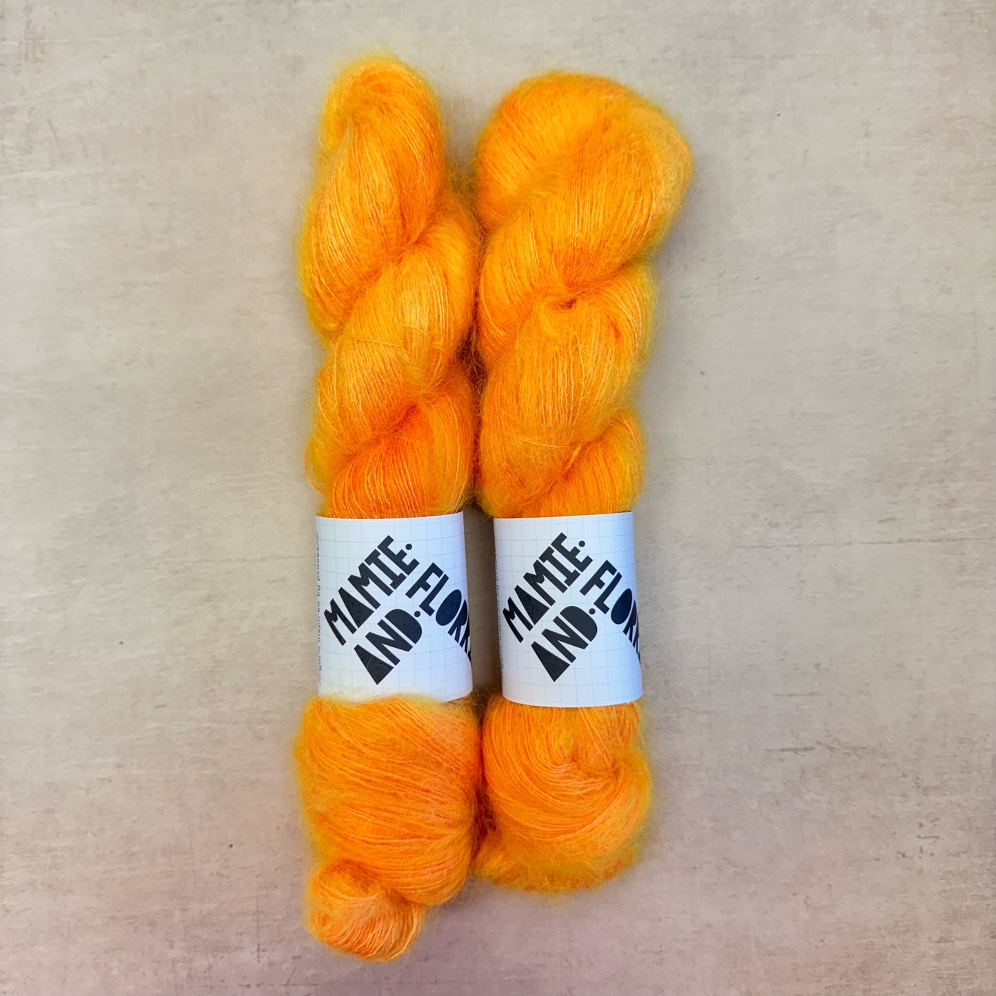 80er Jahre im Le Louvre Neon Orange – Kid Silk Mohair