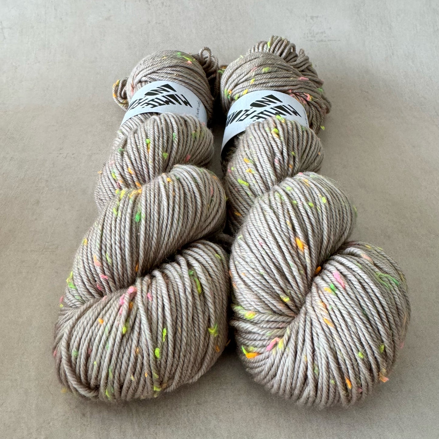 Llanberis Pass Stone - Disco Neon DK