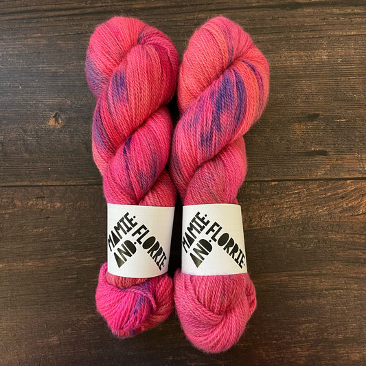 Tracey Emin Says So - Knit by Numbers 4ply Spun af John Arbon