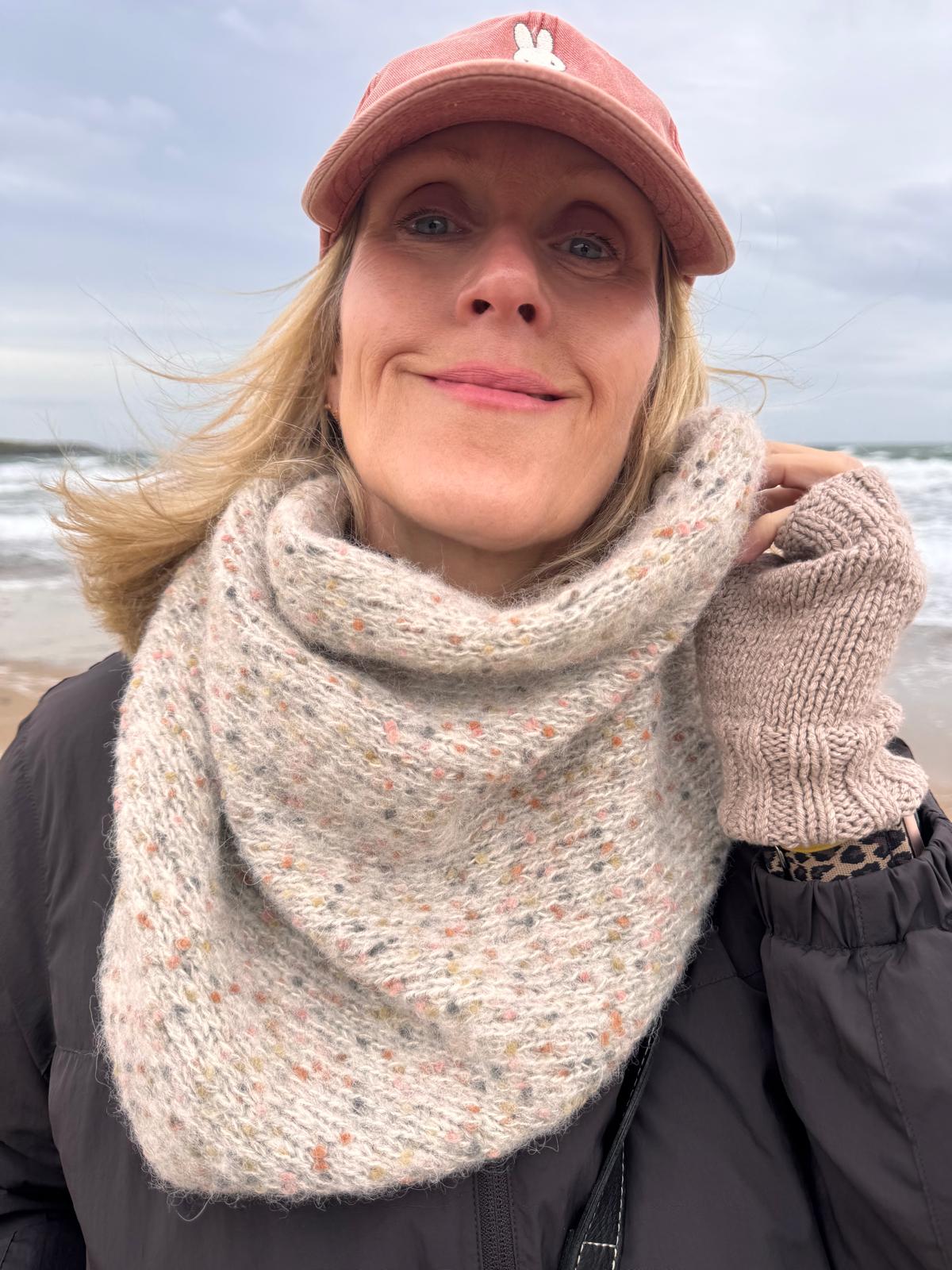 Digital Pattern : Easy Textured Bandana by Mamie and Florrie