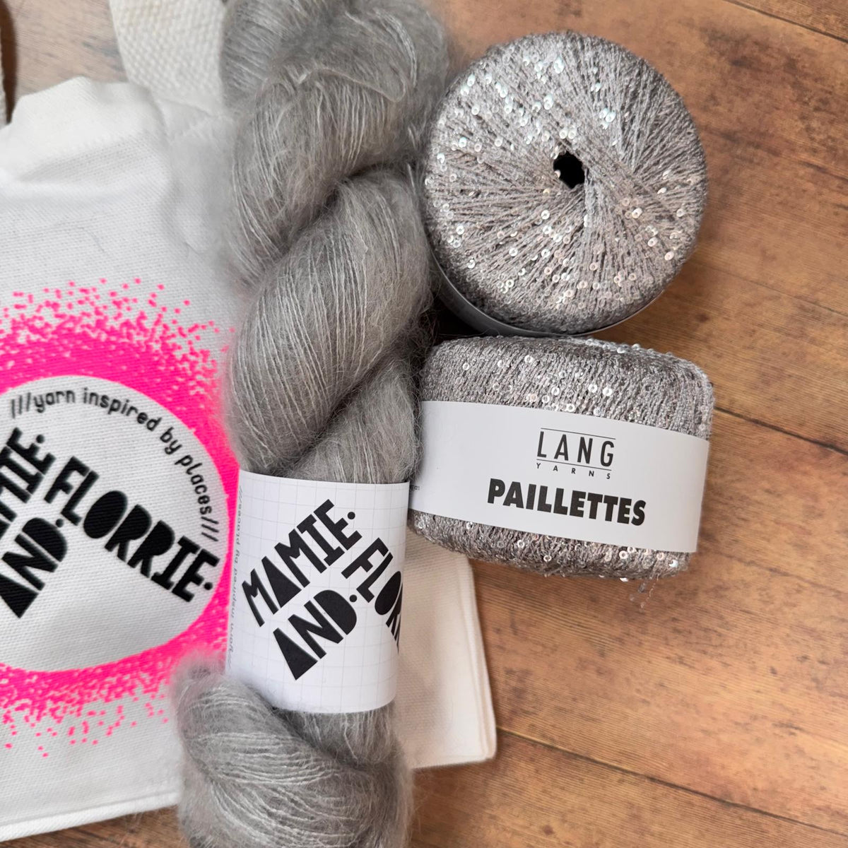 The Easy Sparkly Bandana Kit - Morning Mist at Combs and Pale Silver Paillettes
